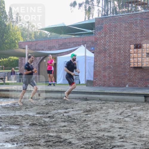08.09.2024 - Stadtparktriathlon Luisa Fischer http://msf.ph/oto/6995757 08.09.2024 08:46:46 Schwimmen 19, 25, 26, 29, 33, 48, 50, 68, 77, 83, 86 meine-sportfotos.de
