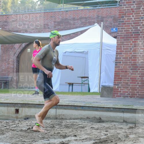 08.09.2024 - Stadtparktriathlon Luisa Fischer http://msf.ph/oto/6995881 08.09.2024 08:47:16 Schwimmen 39, 44, 55 meine-sportfotos.de