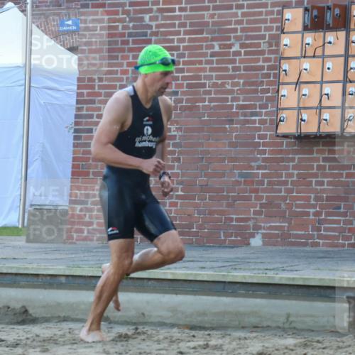 08.09.2024 - Stadtparktriathlon Luisa Fischer http://msf.ph/oto/6995916 08.09.2024 08:47:27 Schwimmen 55 meine-sportfotos.de