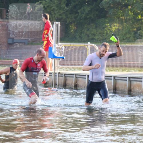 08.09.2024 - Stadtparktriathlon Luisa Fischer http://msf.ph/oto/6995933 08.09.2024 08:47:37 Schwimmen 18, 31 meine-sportfotos.de