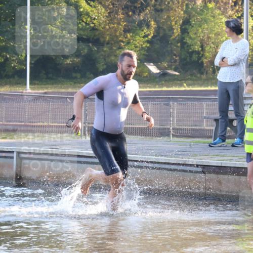 08.09.2024 - Stadtparktriathlon Luisa Fischer http://msf.ph/oto/6995946 08.09.2024 08:47:39 Schwimmen 18, 30, 31 meine-sportfotos.de