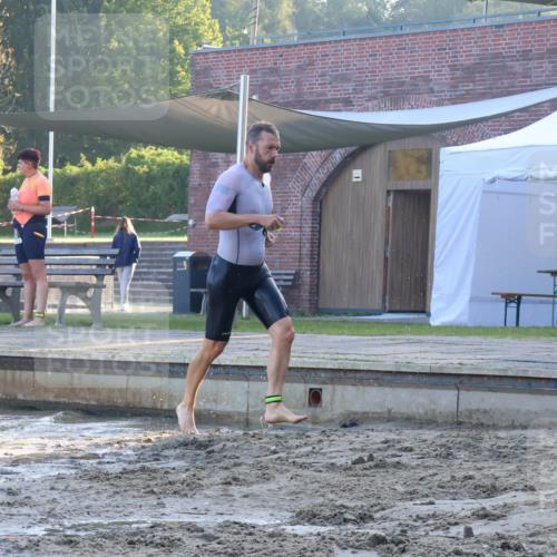 08.09.2024 - Stadtparktriathlon Luisa Fischer http://msf.ph/oto/6995965 08.09.2024 08:47:41 Schwimmen 18, 30, 31, 63, 76 meine-sportfotos.de
