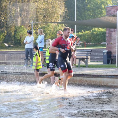 08.09.2024 - Stadtparktriathlon Luisa Fischer http://msf.ph/oto/6996032 08.09.2024 08:47:54 Schwimmen 21, 23, 28, 30, 35, 41, 45, 54, 63, 66, 67, 72, 74, 76, 85 meine-sportfotos.de