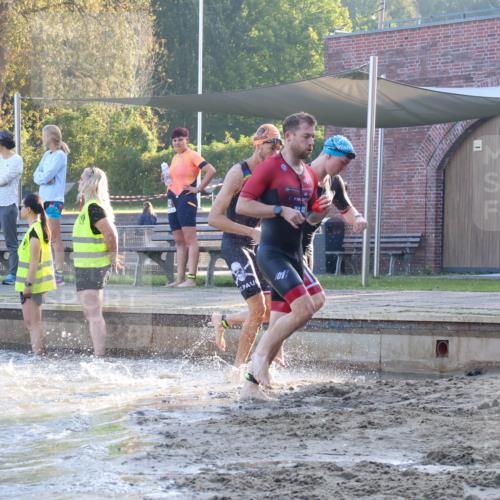08.09.2024 - Stadtparktriathlon Luisa Fischer http://msf.ph/oto/6996037 08.09.2024 08:47:54 Schwimmen 21, 23, 28, 30, 35, 41, 45, 54, 63, 66, 67, 72, 74, 76, 85 meine-sportfotos.de