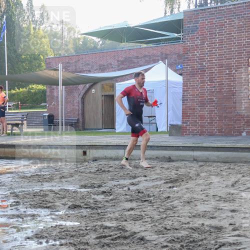 08.09.2024 - Stadtparktriathlon Luisa Fischer http://msf.ph/oto/6996193 08.09.2024 08:48:09 Schwimmen 15, 24, 27, 37, 40, 46, 57, 58, 60, 64, 66, 67, 82 meine-sportfotos.de