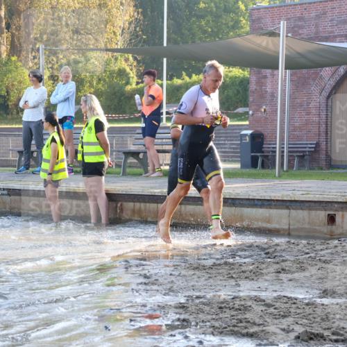 08.09.2024 - Stadtparktriathlon Luisa Fischer http://msf.ph/oto/6996207 08.09.2024 08:48:12 Schwimmen 24, 27, 37, 46, 57, 58, 60, 64, 82 meine-sportfotos.de