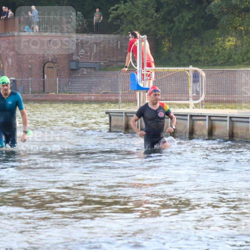 08.09.2024 - Stadtparktriathlon Luisa Fischer http://msf.ph/oto/6996269 08.09.2024 08:48:24 Schwimmen 6, 14, 58, 61 meine-sportfotos.de