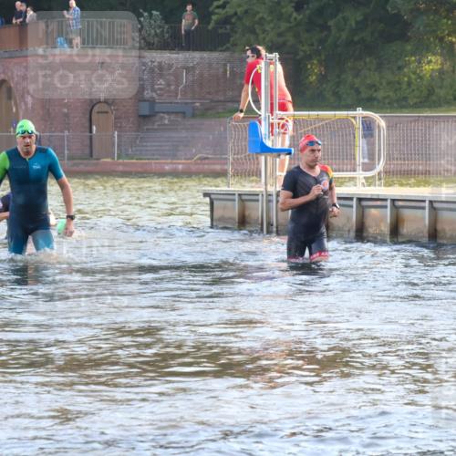 08.09.2024 - Stadtparktriathlon Luisa Fischer http://msf.ph/oto/6996273 08.09.2024 08:48:24 Schwimmen 6, 14, 58, 61 meine-sportfotos.de