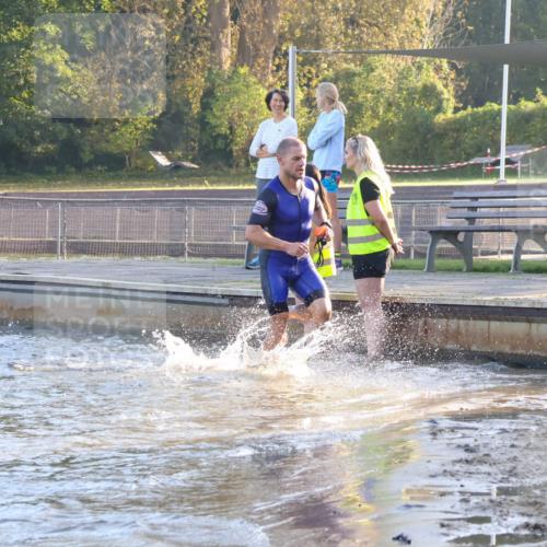 08.09.2024 - Stadtparktriathlon Luisa Fischer http://msf.ph/oto/6996328 08.09.2024 08:48:34 Schwimmen 4, 14, 61, 65 meine-sportfotos.de