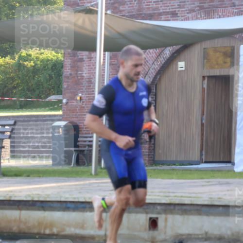 08.09.2024 - Stadtparktriathlon Luisa Fischer http://msf.ph/oto/6996332 08.09.2024 08:48:36 Schwimmen 4, 14, 61, 65 meine-sportfotos.de