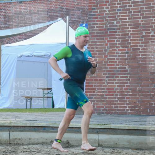 08.09.2024 - Stadtparktriathlon Luisa Fischer http://msf.ph/oto/6996356 08.09.2024 08:48:41 Schwimmen 4, 16, 65 meine-sportfotos.de