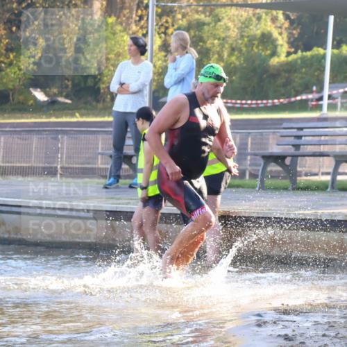 08.09.2024 - Stadtparktriathlon Luisa Fischer http://msf.ph/oto/6996371 08.09.2024 08:48:46 Schwimmen 16, 42, 65 meine-sportfotos.de