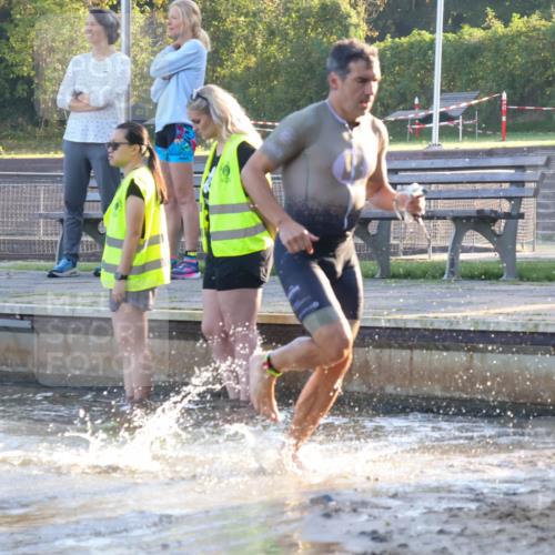 08.09.2024 - Stadtparktriathlon Luisa Fischer http://msf.ph/oto/6996398 08.09.2024 08:48:52 Schwimmen 16, 42 meine-sportfotos.de