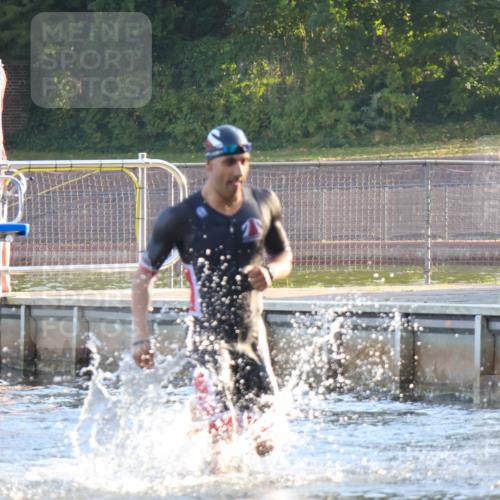 08.09.2024 - Stadtparktriathlon Luisa Fischer http://msf.ph/oto/6996426 08.09.2024 08:49:11 Schwimmen 88 meine-sportfotos.de