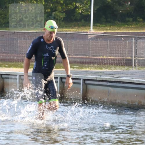 08.09.2024 - Stadtparktriathlon Luisa Fischer http://msf.ph/oto/6997277 08.09.2024 08:59:38 Schwimmen 107, 116 meine-sportfotos.de