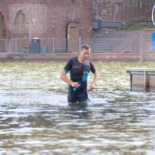 08.09.2024 - Stadtparktriathlon Luisa Fischer http://msf.ph/oto/6997377 08.09.2024 08:59:56 Schwimmen 124 meine-sportfotos.de