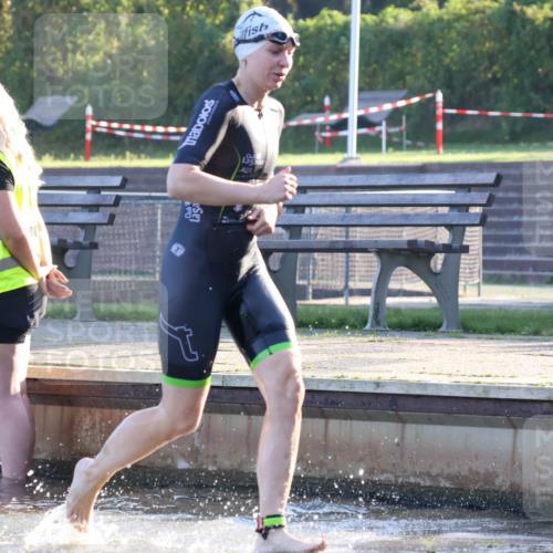 08.09.2024 - Stadtparktriathlon Luisa Fischer http://msf.ph/oto/6998730 08.09.2024 09:09:13 Schwimmen 146, 160, 166 meine-sportfotos.de