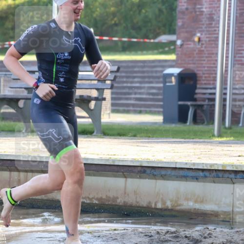 08.09.2024 - Stadtparktriathlon Luisa Fischer http://msf.ph/oto/6998806 08.09.2024 09:09:32 Schwimmen 168 meine-sportfotos.de