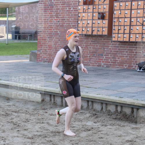 08.09.2024 - Stadtparktriathlon Luisa Fischer http://msf.ph/oto/6998919 08.09.2024 09:10:59 Schwimmen 141 meine-sportfotos.de