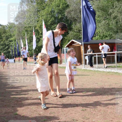 08.09.2024 - Airport Race Strokosch-Dieckow http://msf.ph/oto/7000380 08.09.2024 11:15:21 Ziel  meine-sportfotos.de