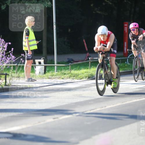 08.09.2024 - Stadtparktriathlon Zöllner http://msf.ph/oto/7013691 08.09.2024 09:15:13 Radfahren 15, 21, 32, 35, 40, 44, 54, 63, 75, 76, 127 meine-sportfotos.de