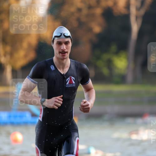 08.09.2024 - Stadtparktriathlon Michael Strokosch http://msf.ph/oto/7013808 08.09.2024 08:45:15 Schwimmen 53, 87 meine-sportfotos.de