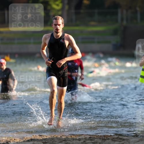 08.09.2024 - Stadtparktriathlon Michael Strokosch http://msf.ph/oto/7014407 08.09.2024 08:46:00 Schwimmen 5, 32, 38, 51, 56 meine-sportfotos.de