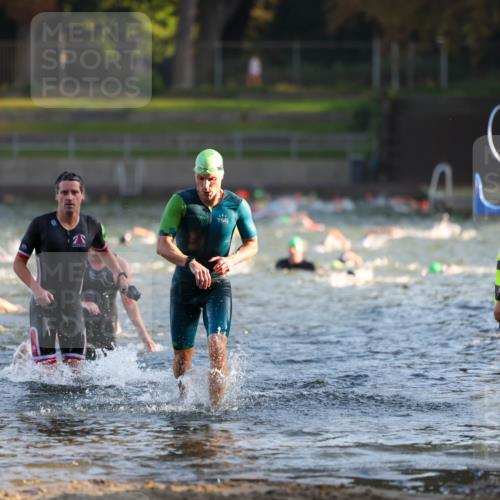 08.09.2024 - Stadtparktriathlon Michael Strokosch http://msf.ph/oto/7014691 08.09.2024 08:46:23 Schwimmen 1, 22, 34, 62, 71 meine-sportfotos.de