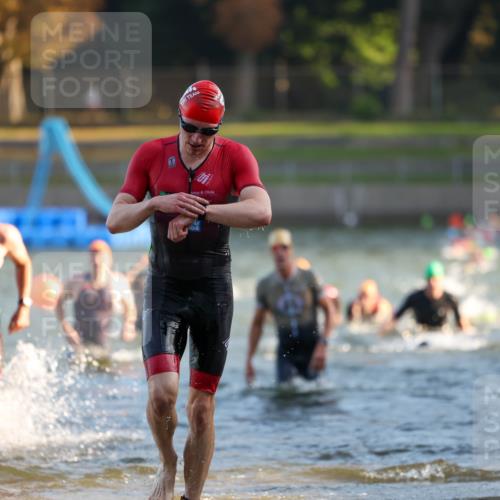 08.09.2024 - Stadtparktriathlon Michael Strokosch http://msf.ph/oto/7014869 08.09.2024 08:46:33 Schwimmen 22, 26, 34, 47, 71, 86 meine-sportfotos.de