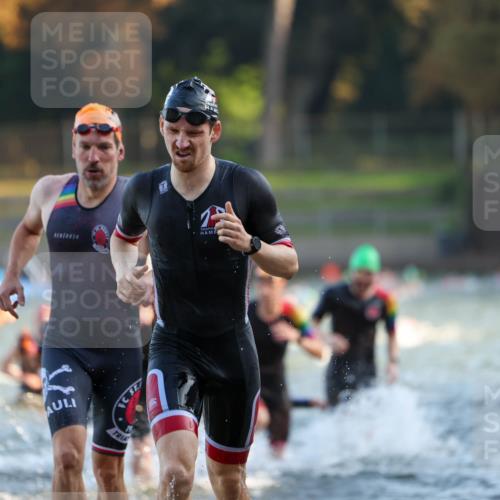 08.09.2024 - Stadtparktriathlon Michael Strokosch http://msf.ph/oto/7015053 08.09.2024 08:46:44 Schwimmen 19, 25, 26, 29, 33, 47, 50, 68, 77, 83, 86 meine-sportfotos.de