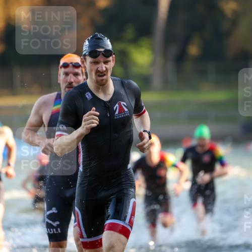 08.09.2024 - Stadtparktriathlon Michael Strokosch http://msf.ph/oto/7015060 08.09.2024 08:46:44 Schwimmen 19, 25, 26, 29, 33, 47, 50, 68, 77, 83, 86 meine-sportfotos.de