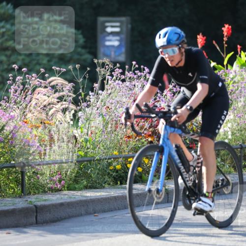 08.09.2024 - Stadtparktriathlon Zöllner http://msf.ph/oto/7015158 08.09.2024 09:26:06 Radfahren 156, 173 meine-sportfotos.de