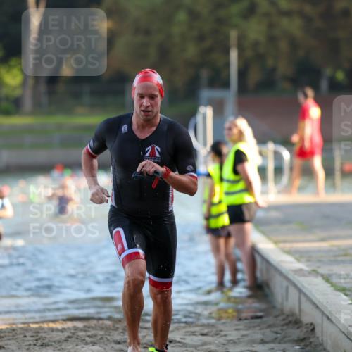 08.09.2024 - Stadtparktriathlon Michael Strokosch http://msf.ph/oto/7015184 08.09.2024 08:46:54 Schwimmen 20, 33, 48, 77, 80, 83, 89 meine-sportfotos.de