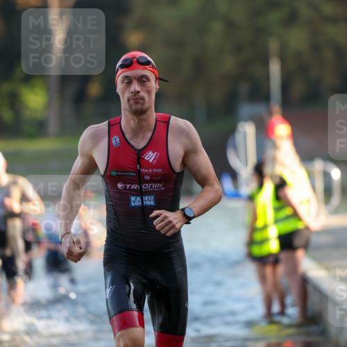 08.09.2024 - Stadtparktriathlon Michael Strokosch http://msf.ph/oto/7015234 08.09.2024 08:46:56 Schwimmen 3, 20, 33, 48, 80, 83, 89 meine-sportfotos.de