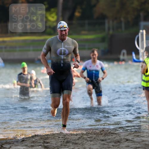 08.09.2024 - Stadtparktriathlon Michael Strokosch http://msf.ph/oto/7015261 08.09.2024 08:46:58 Schwimmen 3, 20, 33, 48, 78, 80, 89 meine-sportfotos.de
