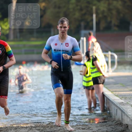 08.09.2024 - Stadtparktriathlon Michael Strokosch http://msf.ph/oto/7015321 08.09.2024 08:47:02 Schwimmen 3, 20, 48, 78, 80, 89 meine-sportfotos.de