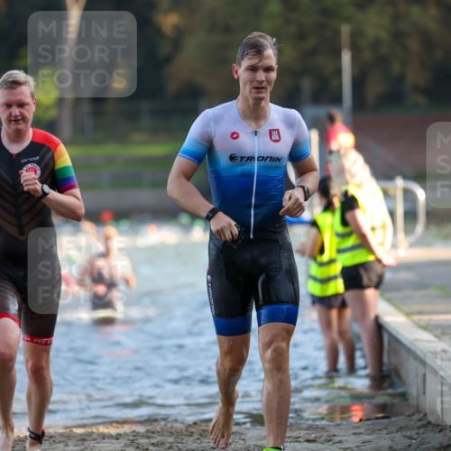 08.09.2024 - Stadtparktriathlon Michael Strokosch http://msf.ph/oto/7015330 08.09.2024 08:47:02 Schwimmen 3, 20, 48, 78, 80, 89 meine-sportfotos.de