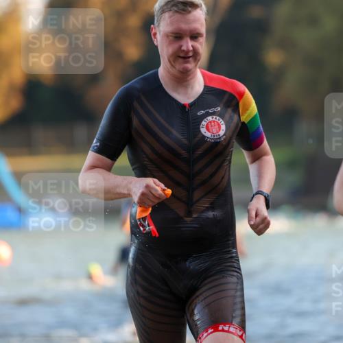 08.09.2024 - Stadtparktriathlon Michael Strokosch http://msf.ph/oto/7015358 08.09.2024 08:47:04 Schwimmen 3, 20, 78, 80, 89 meine-sportfotos.de