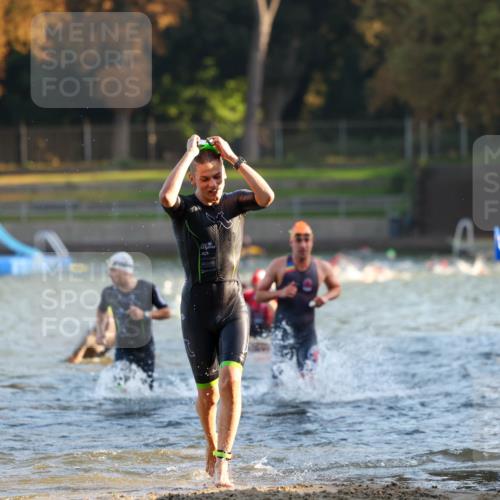 08.09.2024 - Stadtparktriathlon Michael Strokosch http://msf.ph/oto/7015365 08.09.2024 08:47:06 Schwimmen 3, 44, 78, 80 meine-sportfotos.de