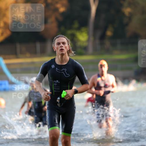 08.09.2024 - Stadtparktriathlon Michael Strokosch http://msf.ph/oto/7015395 08.09.2024 08:47:07 Schwimmen 3, 44, 78, 80 meine-sportfotos.de