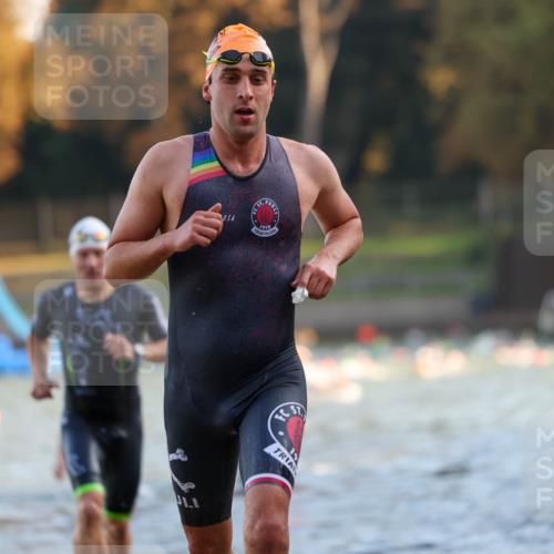 08.09.2024 - Stadtparktriathlon Michael Strokosch http://msf.ph/oto/7015451 08.09.2024 08:47:11 Schwimmen 3, 39, 44, 78 meine-sportfotos.de