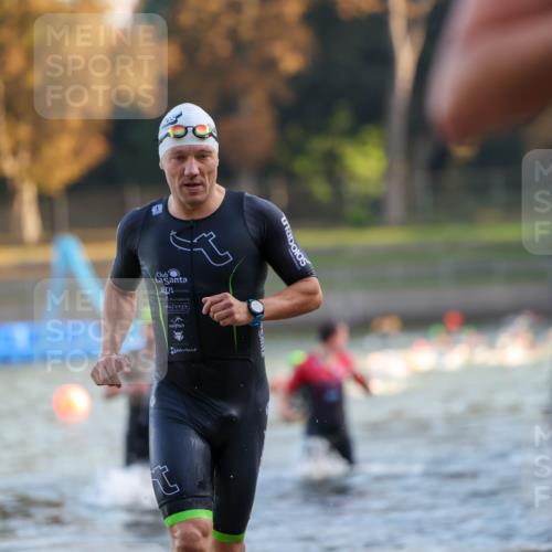 08.09.2024 - Stadtparktriathlon Michael Strokosch http://msf.ph/oto/7015472 08.09.2024 08:47:12 Schwimmen 3, 39, 44, 78 meine-sportfotos.de
