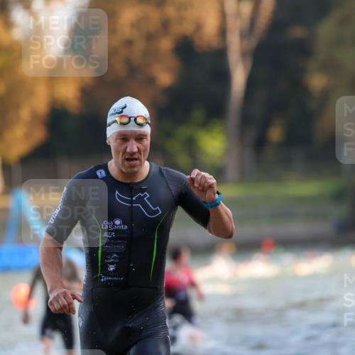 08.09.2024 - Stadtparktriathlon Michael Strokosch http://msf.ph/oto/7015479 08.09.2024 08:47:12 Schwimmen 3, 39, 44, 78 meine-sportfotos.de