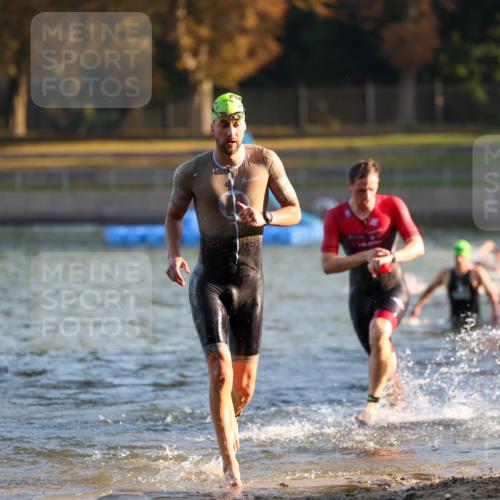 08.09.2024 - Stadtparktriathlon Michael Strokosch http://msf.ph/oto/7015533 08.09.2024 08:47:17 Schwimmen 39, 44, 55 meine-sportfotos.de