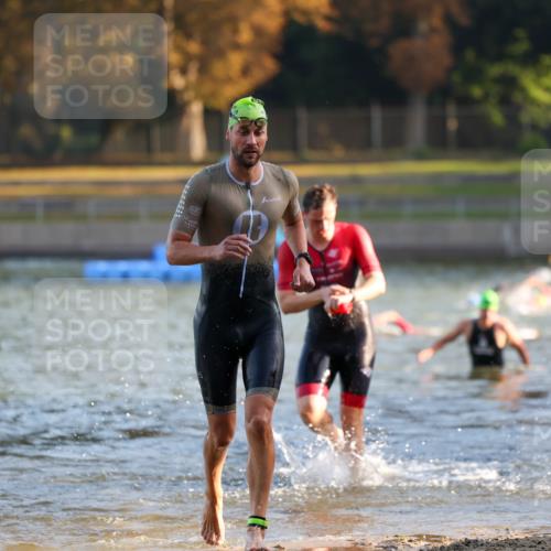 08.09.2024 - Stadtparktriathlon Michael Strokosch http://msf.ph/oto/7015545 08.09.2024 08:47:17 Schwimmen 39, 44, 55 meine-sportfotos.de