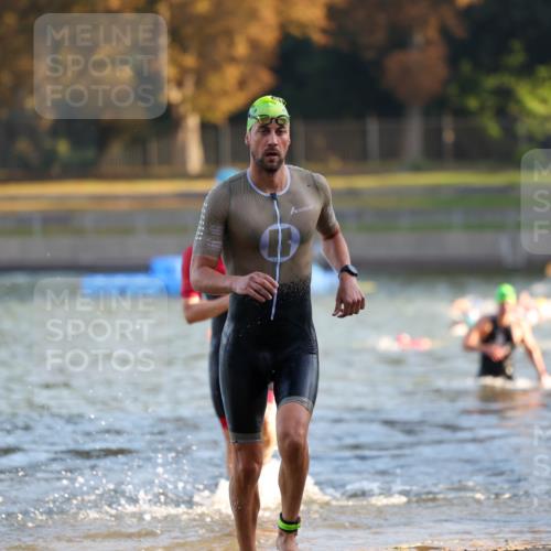 08.09.2024 - Stadtparktriathlon Michael Strokosch http://msf.ph/oto/7015557 08.09.2024 08:47:18 Schwimmen 39, 44, 55 meine-sportfotos.de
