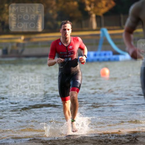 08.09.2024 - Stadtparktriathlon Michael Strokosch http://msf.ph/oto/7015586 08.09.2024 08:47:20 Schwimmen 39, 44, 55 meine-sportfotos.de