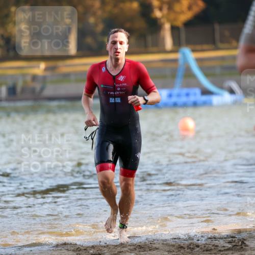 08.09.2024 - Stadtparktriathlon Michael Strokosch http://msf.ph/oto/7015591 08.09.2024 08:47:20 Schwimmen 39, 44, 55 meine-sportfotos.de