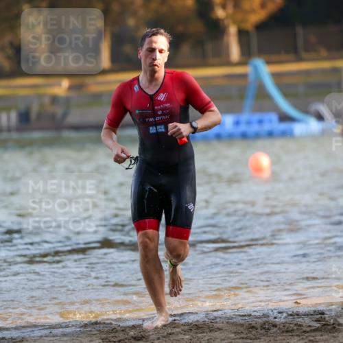 08.09.2024 - Stadtparktriathlon Michael Strokosch http://msf.ph/oto/7015598 08.09.2024 08:47:20 Schwimmen 39, 44, 55 meine-sportfotos.de
