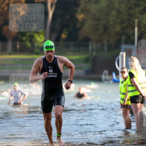 08.09.2024 - Stadtparktriathlon Michael Strokosch http://msf.ph/oto/7015681 08.09.2024 08:47:29 Schwimmen 55 meine-sportfotos.de